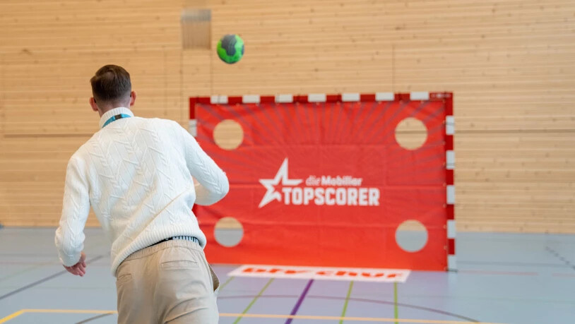 Sportliche Betätigung am Schluss: Zielwurf im Handball.