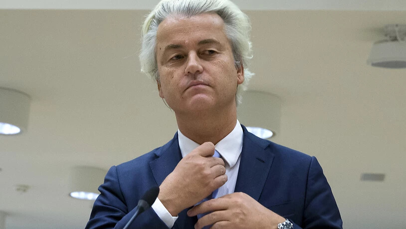 ARCHIV - Geert Wilders, Vorsitzender der rechtspopulistischen Partei für die Freiheit in den Niederlanden, sitzt im Gerichtssaal eines Hochsicherheitsgerichts. Der niederländische Rechtspopulist Geert Wilders hat trotz seines Wahlsieges vor knapp vier…