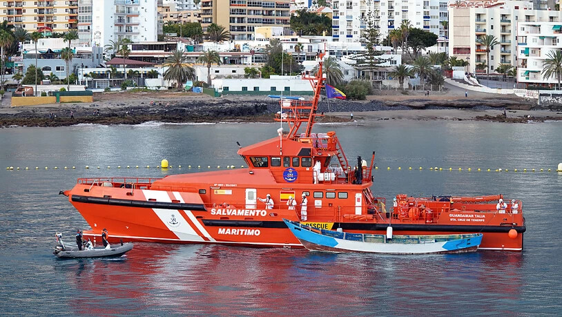 ARCHIV - Vor der spanischen Küste wurden vier tote Frauen in einem Boot gefunden (Archivbild/Symbolbild). Foto: Europa Press/EUROPA PRESS/dpa