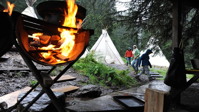 Können mit Schutzkonzepten stattfinden: Lager in Graubünden. Hier zu sehen ist ein Archivbild.