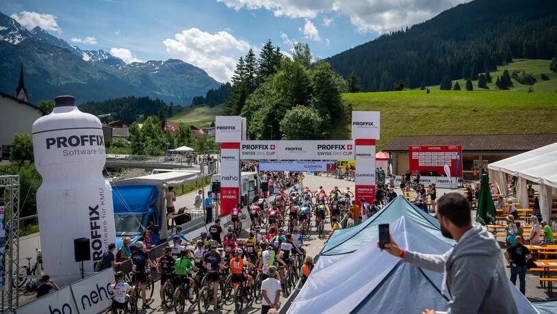 Spektakel: In Savognin bieten die Radfahrerinnen und Radfahrer am Sonntag besten Mountainbike-Sport. 