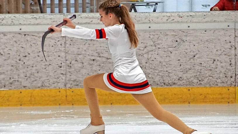 Amanda Graf tanzte zu «Final Countdown» und integrierte einen Eishockeystock in ihre Darbietungen.  