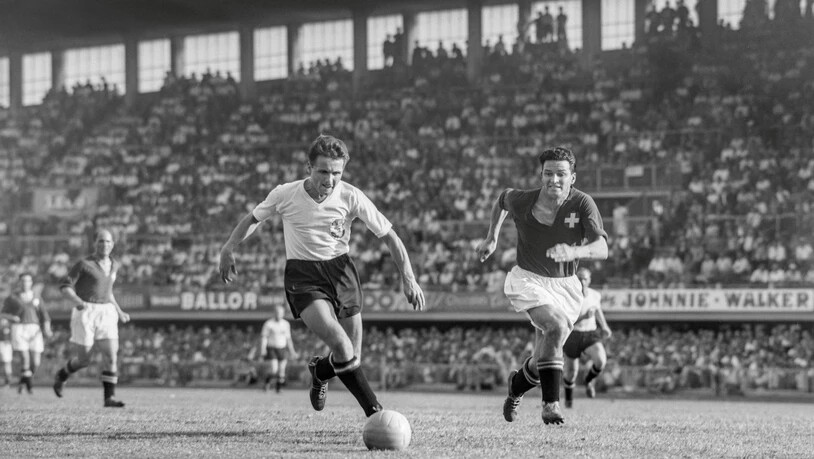 Torreiches Duell: Österreich (links) und die Schweiz erzielten im WM-Viertelfinal 1954 zwölf Tore. 