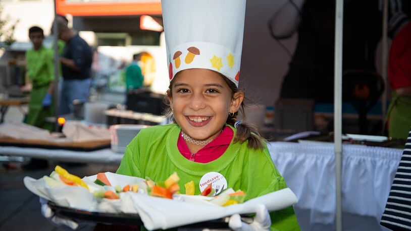 Für eine gute Sache: Kinder halfen am Foodsave-Bankett, die Menüs zuzubereiten. 