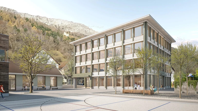 Bald fertig: Zum Schulstart 2023 / 2024 soll das neue Schulhaus in Haldenstein bezugsbereit sein.