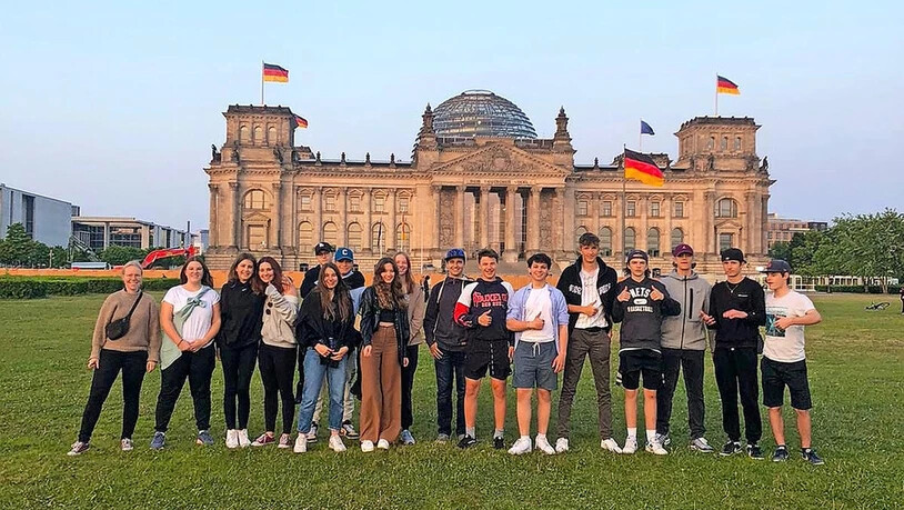 Nach der langen Hinfahrt ging es am Freitagabend gleich in die Stadt: Das Brandenburger Tor und die Besichtigung der Reichstagskuppel standen auf dem Programm. 