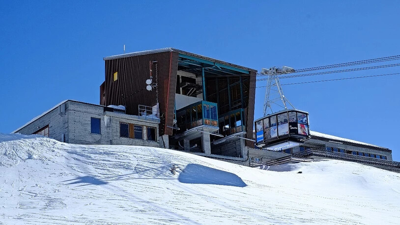 Seit 1967 befördert die Luftseilbahn Dörfji–Pischa-Gäste auf den wohl sonnigsten Davoser Berg.  