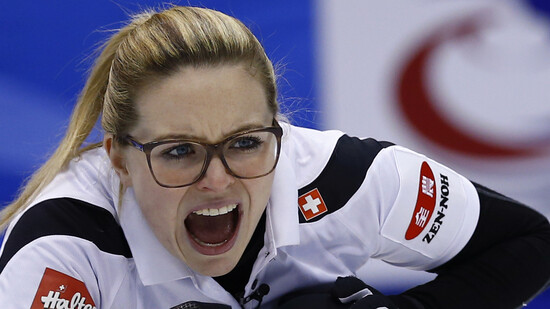 Alina Pätz wird auch im Mixed-Curling alles geben