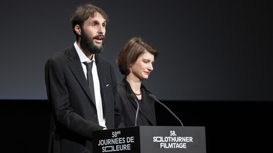 Monica Rosenberg, rechts, und Niccolò Castelli, Co-Leitung Solothurner Filmtage, haben in ihrer Eröffnungsrede die Gründe dafür genannt, warum oft Kino wertvoller ist als der Filmgenuss auf dem Sofa.