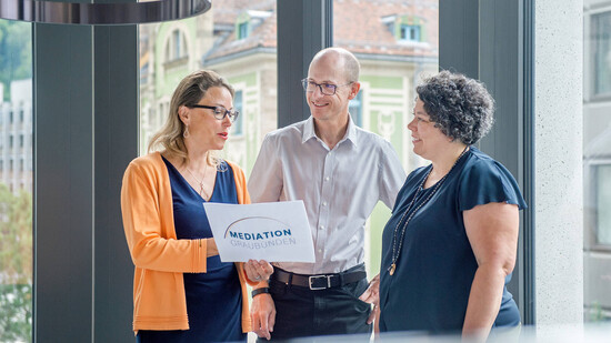 Noch wenig genutzt: Laura Oesch, Oliver Lüchinger und Nadja Estermann (von links) wollen die Möglichkeiten der Mediation bekannter machen.