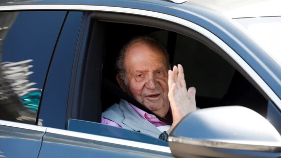 Der spanische Altkönig Juan Carlos hat am Samstag eine Woche nach seiner Herz-Operation das Spital verlassen.