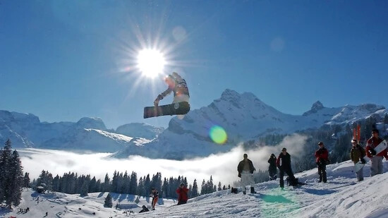 Skilager abgesagt: Auf den Pisten im Glarnerland wird während der Sportferien weniger Betrieb sein.