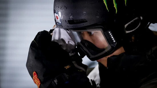 Hat den Durchblick: Die Japanerin Kokomo Murase im Snowboard-Final. 