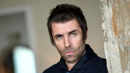 Liam Gallagher war einst Sänger bei der Britpop-Band Oasis. Demnächst soll ein erstes Album erscheinen, das er mit John Squire, einst Gitarrist bei den Stones Roses, aufgenommen hat. "Verdammt perfekt", kommentiert Gallagher.