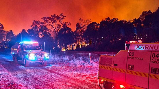 A supplied image obtained on Monday, March 25, 2024, of a bushfire in Waroona, south of Perth. A large bushfire is threatening lives and homes in communities south of Perth as 200 firefighters battle the blaze. (AAP Image/Supplied by Erik Swaby, SWORD…