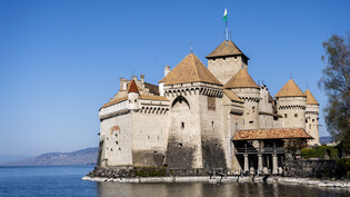 Die Corona-Pandemie führte zu einem Besucherschwund im Schloss Chillon. Noch halb so viele Gäste wie zuvor besuchten in den vergangenen zwei Jahren die Festung am Genfersee. (Archivbild)