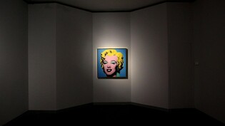Ein Bild des Künstlers Andy Warhol, das Marilyn Monroe zeigt, ist für einen Rekordbetrag in New York versteigert worden. Es stammt aus einer Zürcher Kunstsammlung. (Archivbild)