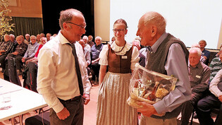 Leo Kuoni (l.), Werner Sturzenegger und Ehrendame Ladina Boner.