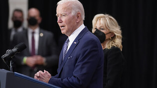 Jill Biden, First Lady der USA, und US-Präsident Joe Biden in Buffalo. Foto: Andrew Harnik/AP/dpa