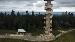 Am Aussichtsturm Moron im Berner Jura sind bereits zweimal Treppenteile abgestürzt.