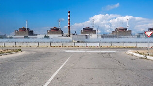 HANDOUT - Dieses vom Pressedienst des russischen Verteidigungsministeriums veröffentlichte Foto zeigt eine Gesamtansicht des Kernkraftwerks Saporischschja in einem Gebiet unter russischer Militärkontrolle im Südosten der Ukraine. Foto: Uncredited/Russian…