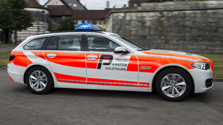 Mitarbeitende der Kantonspolizei Solothurn haben am vergangenen Donnerstag am Aareufer in Winznau SO die Leiche eines 60-jährigen Mannes aufgefunden, der Opfer eines Tötungsdelikts geworden war. (Archivbild)