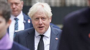 Boris Johnson, Ehemaliger Premierminister von Großbritannien, geht die Downing Street entlang. Foto: Jonathan Brady/PA Wire/dpa
