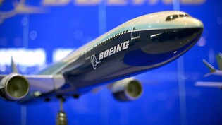 Der US-Flugzeugbauer Boeing hat im vergangenen Jahr erneut einen hohen Verlust erlitten.(Archivbild)