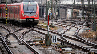 Die deutsche Regierung rechnet mit einem Investitionsbedarf der Deutschen Bahn von 88 Milliarden Euro bis 2027. (Archivbild)