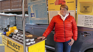 Als Marktfahrerin bietet die Aargauerin Franziska Müller seit 25 Jahren Lederpflege- und Reinigungsmittel feil. Für sie ist der Termin Ende Mai in Davos gesetzt. Denn ihre Stammkundschaft lasse sich auch von Nässe und Kälte nicht abhalten, sagt sie. «Es ist aber wichtig, dass ein Markt ein breites Angebot hat. Ein Rumpfmarkt ist nicht gut. Weder für die Verkäuferinnen noch für die Besucher.» 