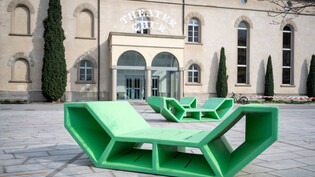 Noch ist es ruhig: Ab dem 18. Mai verwandelt sich der Theaterplatz Chur in eine Art Kunst-Werkstatt für die ganze Familie.