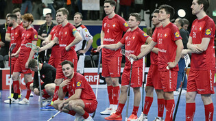 Enttäuschte Gesichter: Die Schweizer Spielen lassen nach dem verlorenen Bronzespiel die Köpfe hängen.