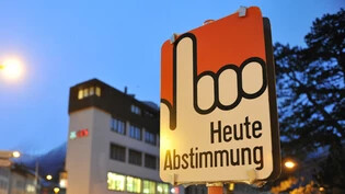 Heute Abstimmung. Aufgenommen am 7. Februar 2014 in Glarus.