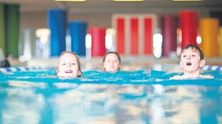 Für Sportschwimmer oder für Familien? Die Lintharena versucht, beiden Zielgruppen gerecht zu werden.