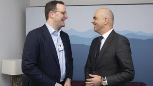 Die Gesundheitsminister der Schweiz, Alain Berset (rechts) und Deutschlands, Jens Spahn, schienen sich am World Economic Forum in Davos bei ihrem Treffen gut zu verstehen.