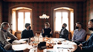 In Riom: Maxim Derevianko, Fabrizio Pestilli, Torry Trautmann, Philipp Bühler und Giovanni Netzer (von links) informieren über den Origen-Sommer.