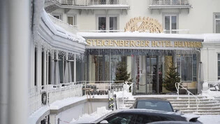 Exzellenter Service wäre nicht mehr möglich: Die Hotelleitung des «Steigenberger Grandhotel Belvédère» schliesst die Türen vom 2. bis am 7. Januar aufgrund der pandemischen Lage in Davos.