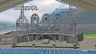 Gewohnt spektakulär: So soll die «Flashdance»-Bühne aussehen, die ab dem 2. Mai am Walensee aufgebaut wird.