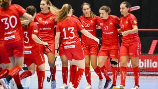 Ein Sieg, zwei Niederlagen: Die Bilanz der Schweizer Unihockey-Nationalmannschaft am Vierländerturnier in Schweden fällt durchzogen aus.