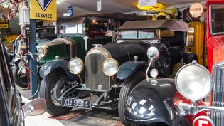 Das Prunkstück der Ausstellung: Der Bentley mit Jahrgang 1924, den die Pferde 1975 von Landquart nach Chur zogen.