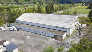 Vor Schliessung gerettet: Die Eishalle geht für eine halbe Million Franken in den Besitz der Gemeinde Grüsch über.