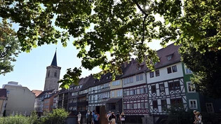 ARCHIV - Die Unesco hat das jüdisch-mittelalterliche Erbe in Thüringens Landeshauptstadt Erfurt als neues Welterbe ausgezeichnet. Foto: Martin Schutt/dpa