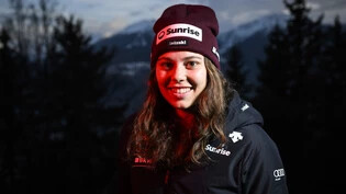 Stephanie Jenal: Die Skirennfahrerin hält sich mit Kraftübungen fit, die auch du machen kannst.