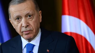 Recep Tayyip Erdogan, Präsident der Türkei, äußert sich bei einer Pressekonferenz in Berlin am 17.11.2023. Foto: Bernd von Jutrczenka/dpa