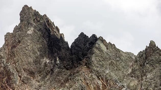 Mit einem F/A-18 flog ein junger Militärpilot 2016 in eine Felswand am Sustenpass (im Bild) und starb. (Archivbild).