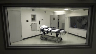 ARCHIV - Blick in Alabamas Kammer für Hinrichtungen mit tödlicher Injektion in der Holman Correctional Facility (Justizvollzugsanstalt). Am 25. Januar 2024 soll die geplante Hinrichtung eines Mannes im US-Bundesstaat Alabama mittels sogenannter…