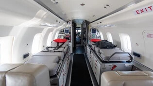 In einem ihrer Ambulanzjets repatriierte die Rega 1015 Personen: Kabine eines Bombardier Challenger 650.