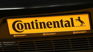 Der deutsche Autozulieferer Continental muss sparen. Dem Sparhammer fallen weltweit rund 7150 Stellen zum Opfer.(Archivbild)