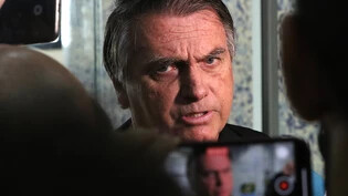 ARCHIV - Jair Bolsonaro, ehemaliger Präsident Brasiliens, spricht zu Journalisten. Foto: Tania Regio/Agencia Brazil/dpa