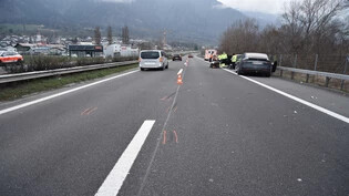 Mehrere Fahrzeuge involviert: Auf der A13 in Zizers ist es in den Morgenstunden zu einem Unfall gekommen. Wie es dazu gekommen ist, ist derzeit noch nicht klar.